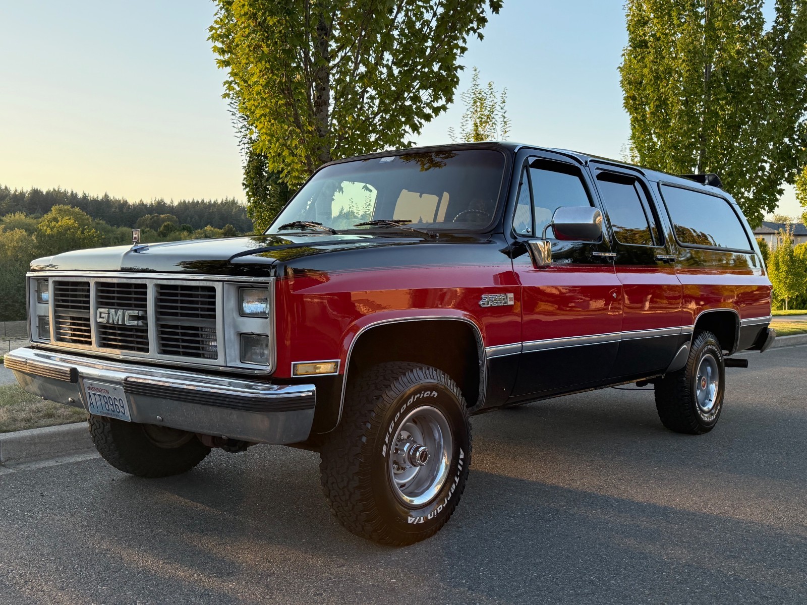 GMC-Suburban-1988-SUV-2