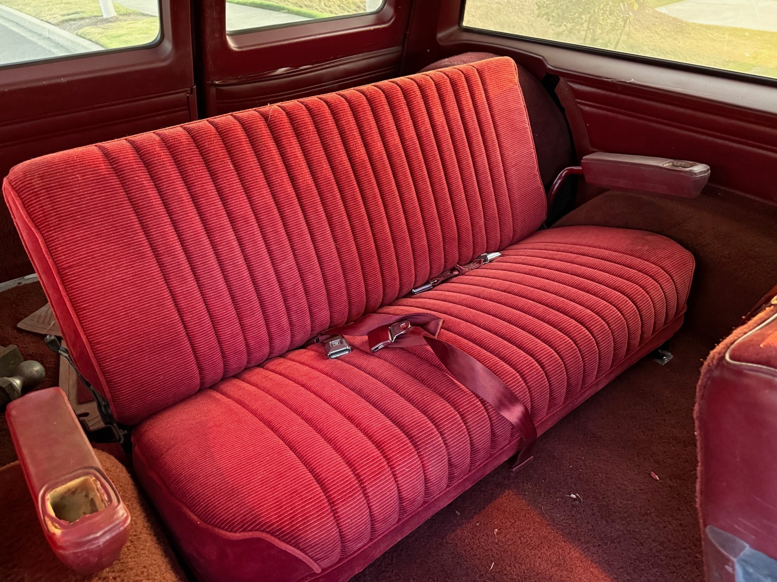 GMC-Suburban-1988-SUV-21