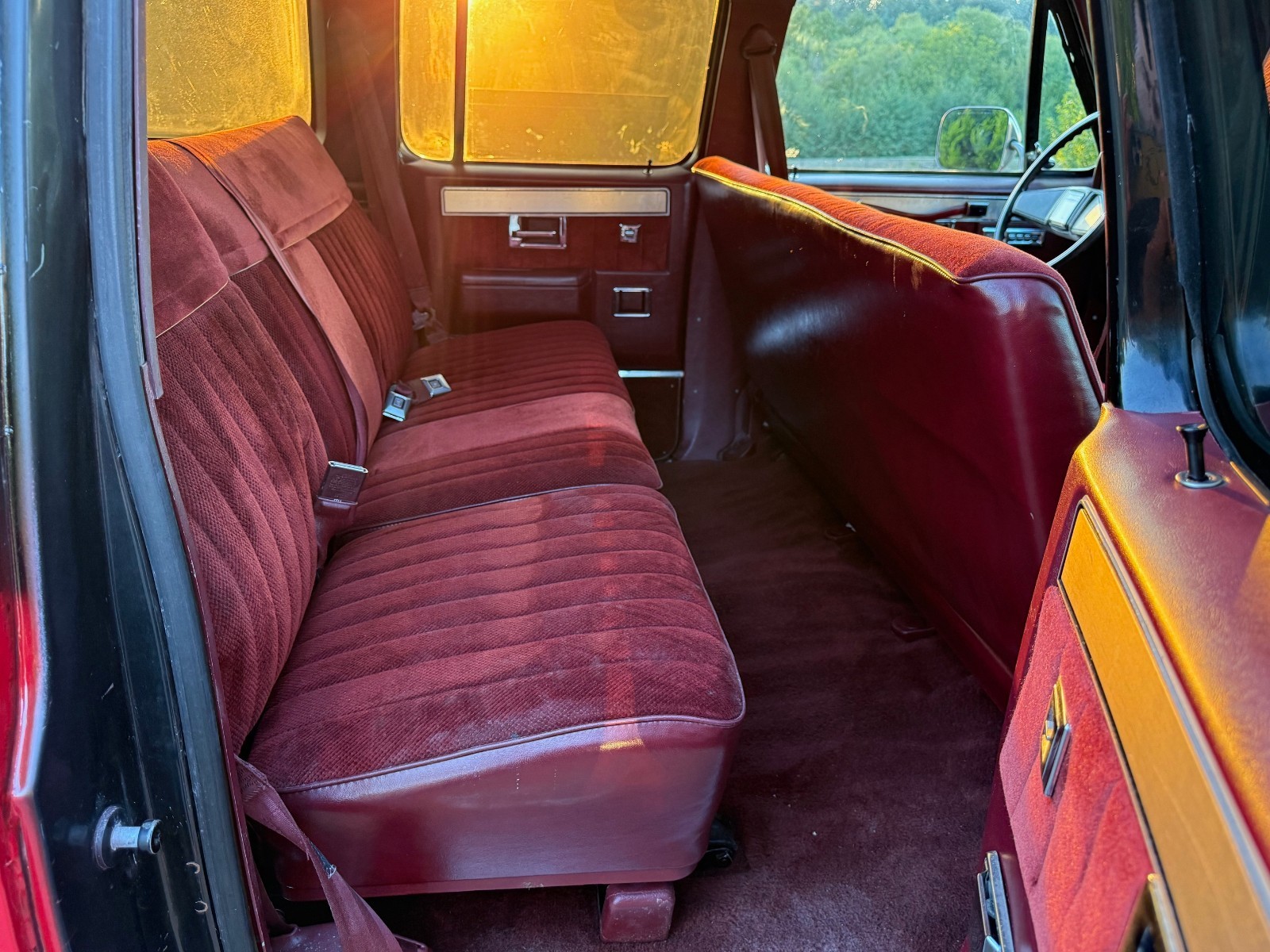 GMC-Suburban-1988-SUV-22