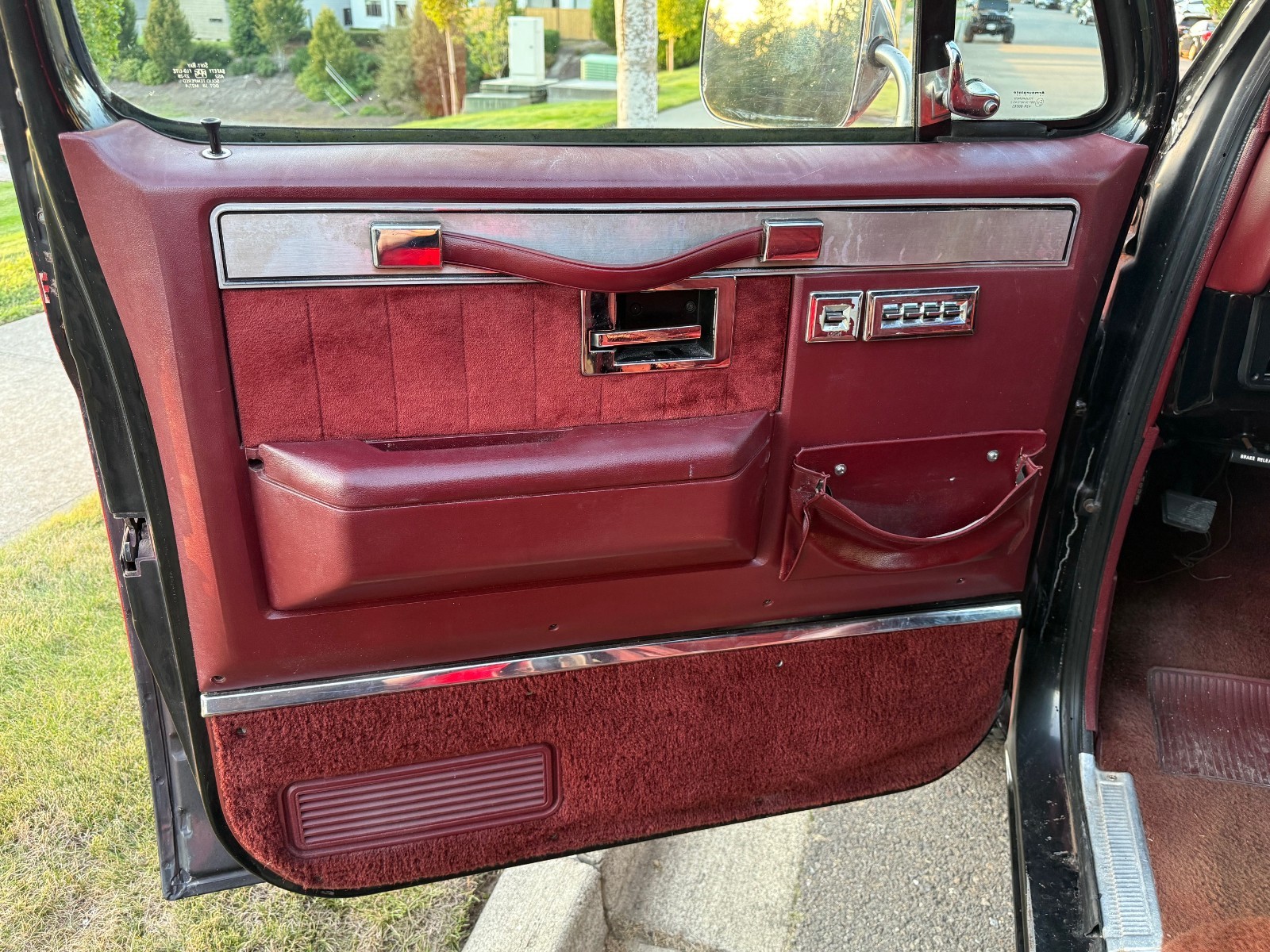 GMC-Suburban-1988-SUV-27