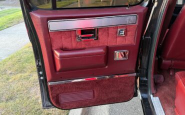 GMC-Suburban-1988-SUV-29