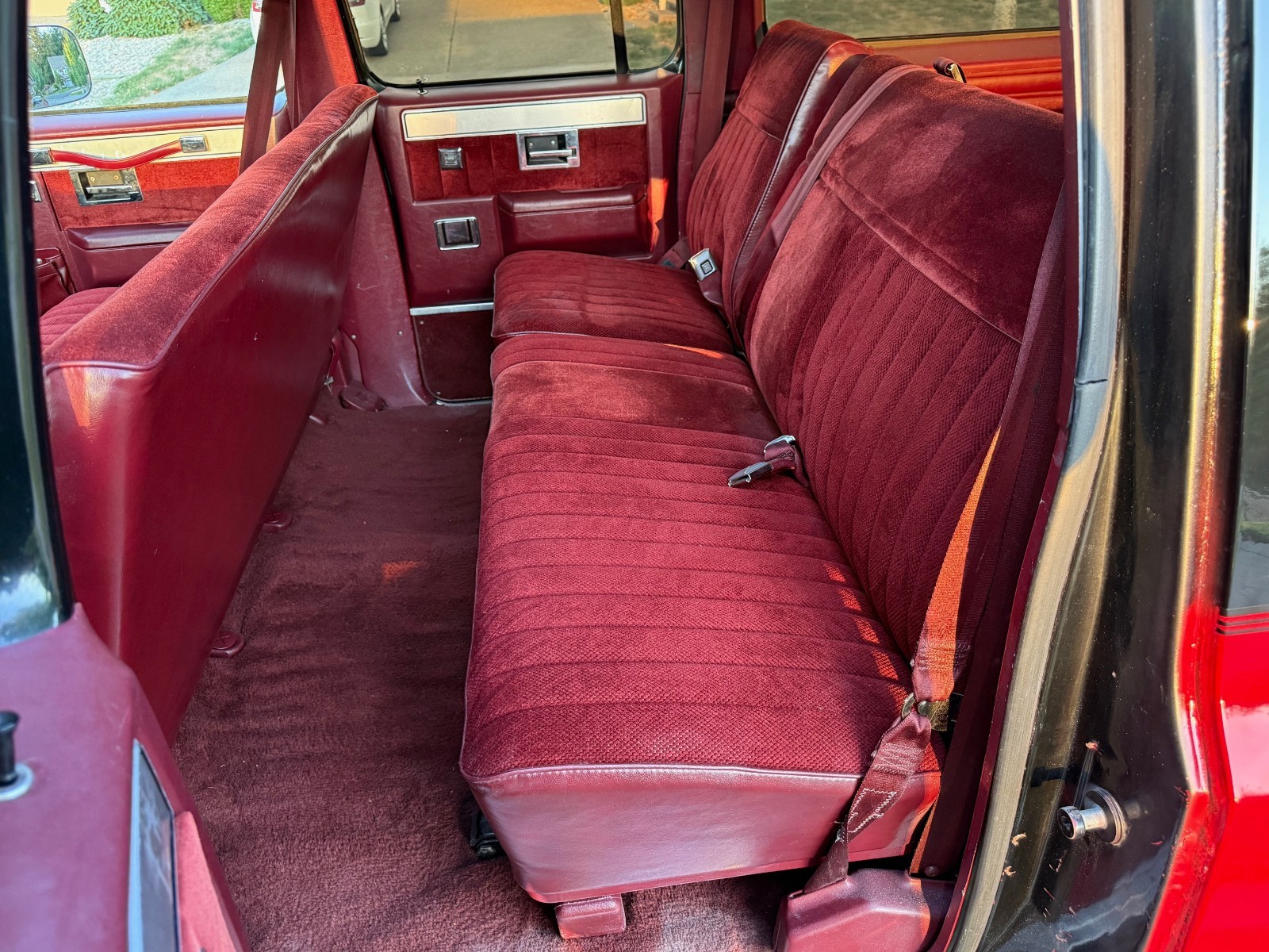 GMC-Suburban-1988-SUV-30