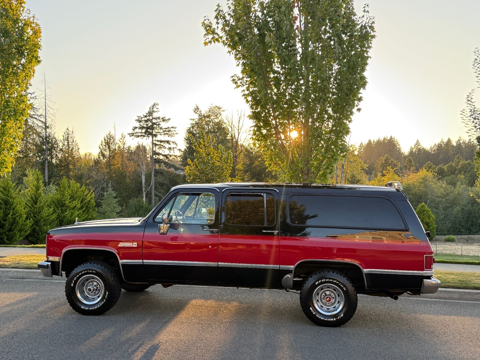 GMC-Suburban-1988-SUV-4
