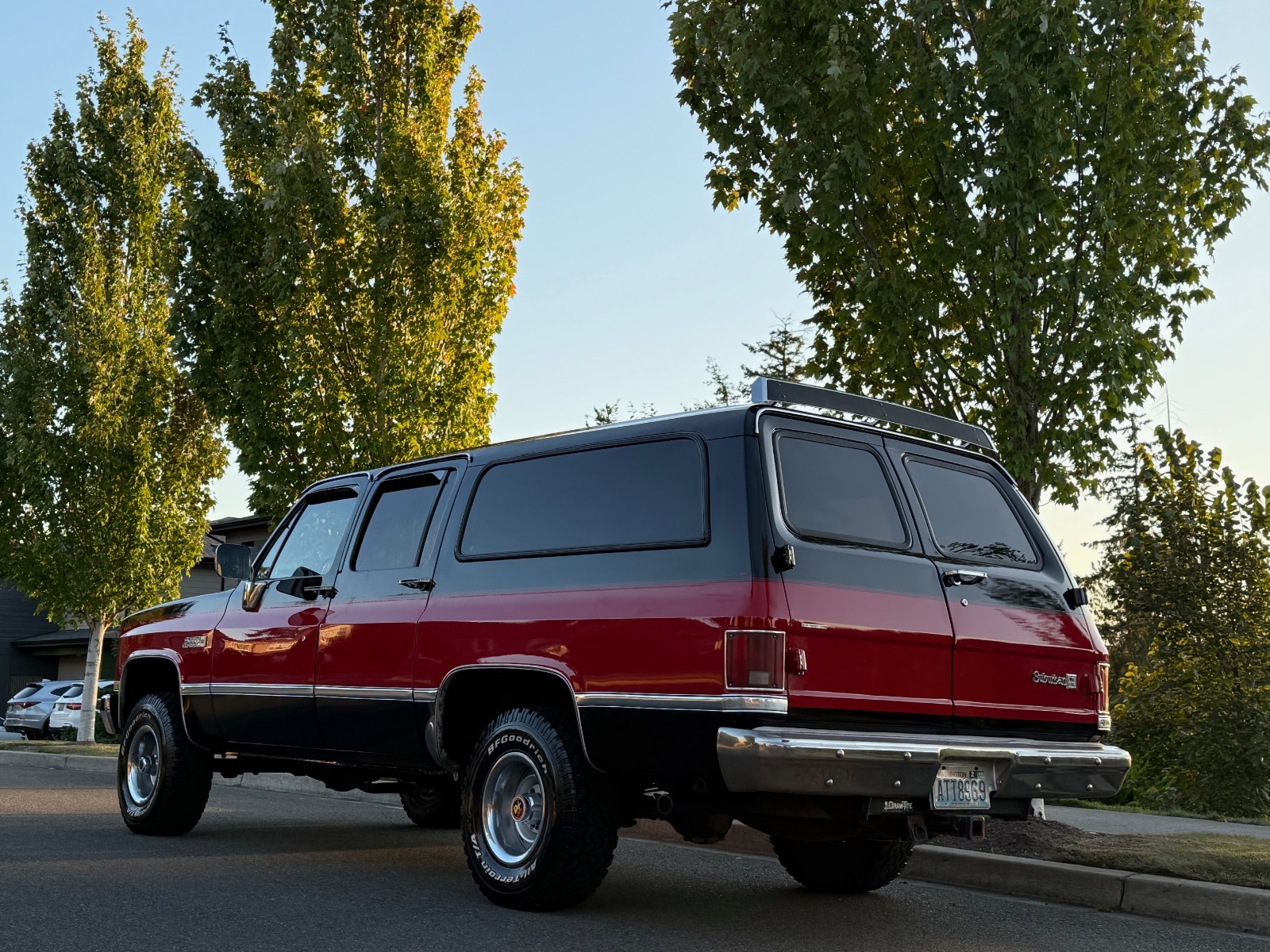 GMC-Suburban-1988-SUV-6