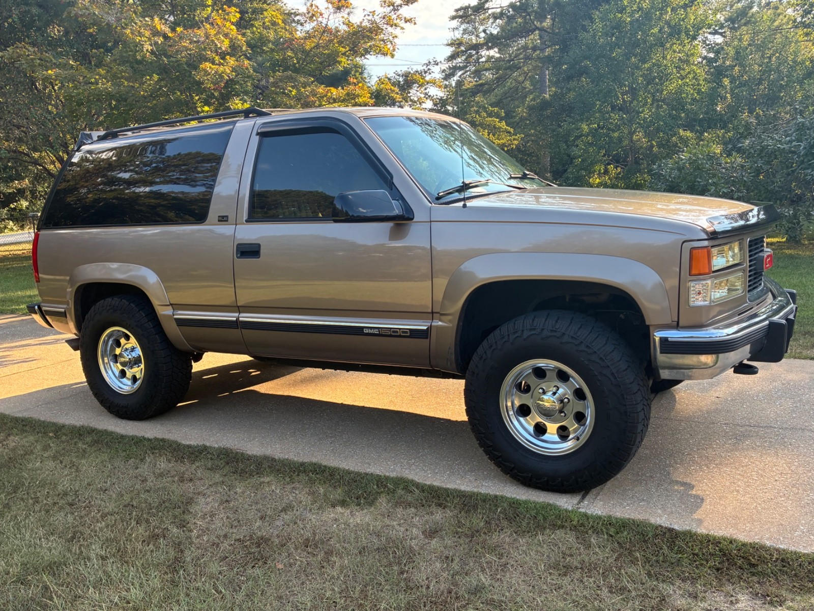 GMC-Yukon-1994-SUV-1