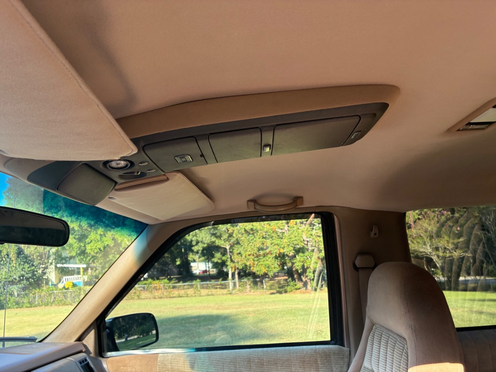 GMC-Yukon-1994-SUV-8