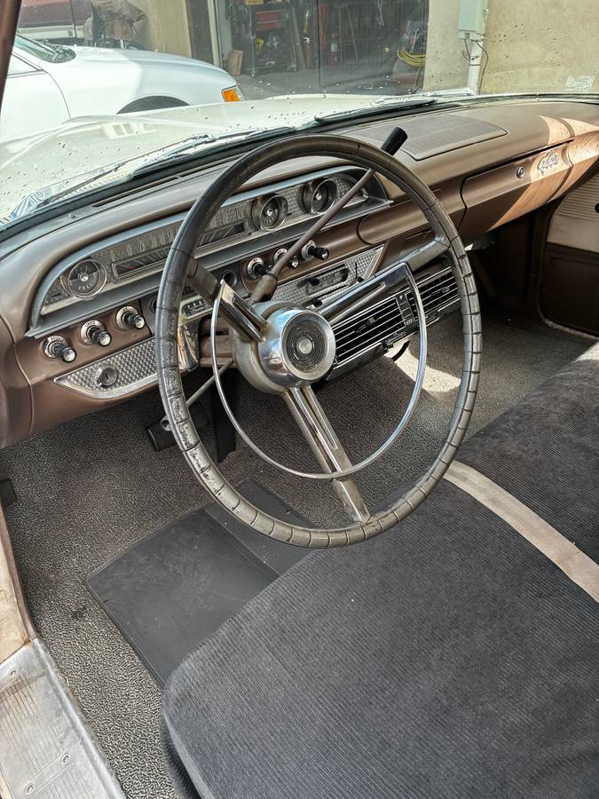 Galaxie-four-door-1962-3