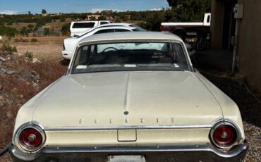 Galaxie-four-door-1962-4