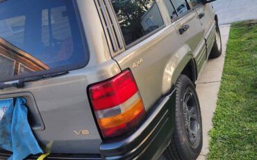 Geep-grand-cherokee-.-1996-green-1