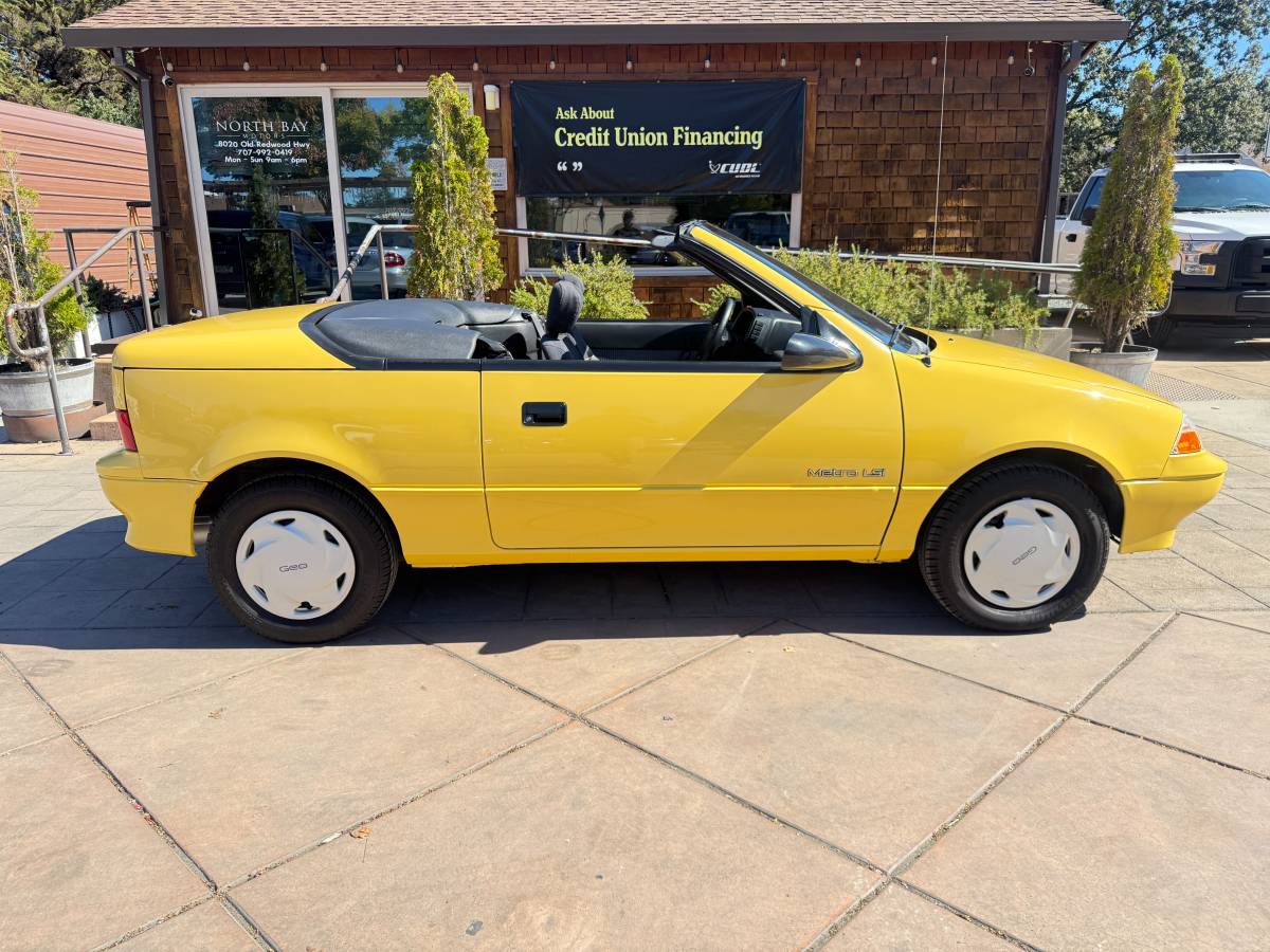 Geo-metro-convertible-1991-yellow-1