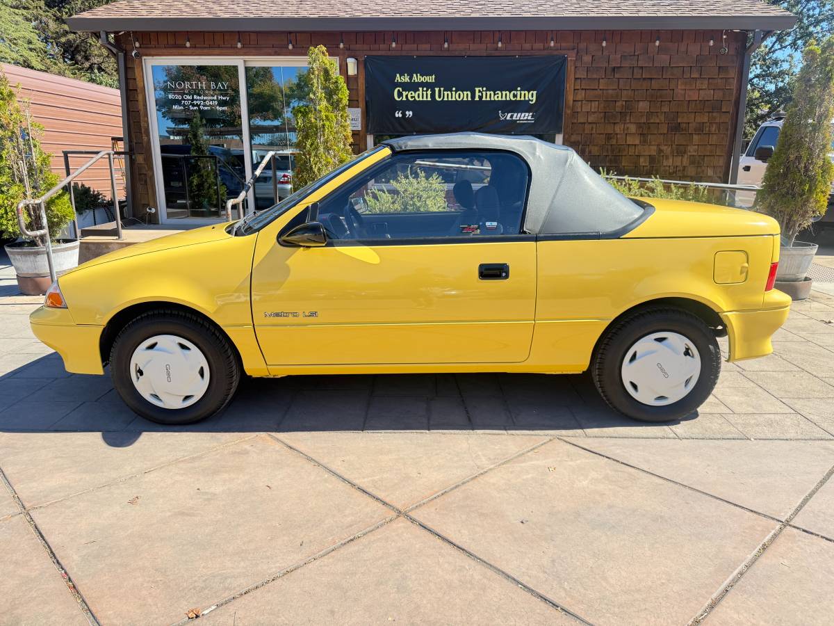 Geo-metro-convertible-1991-yellow-11