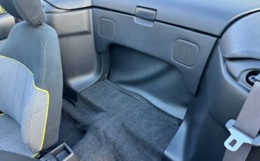 Geo-metro-convertible-1991-yellow-19