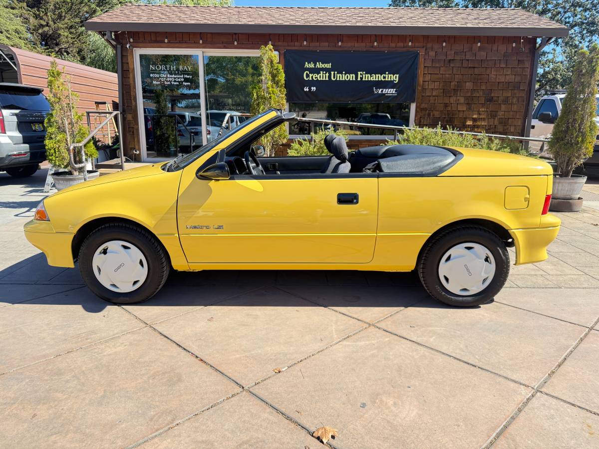 Geo-metro-convertible-1991-yellow-28