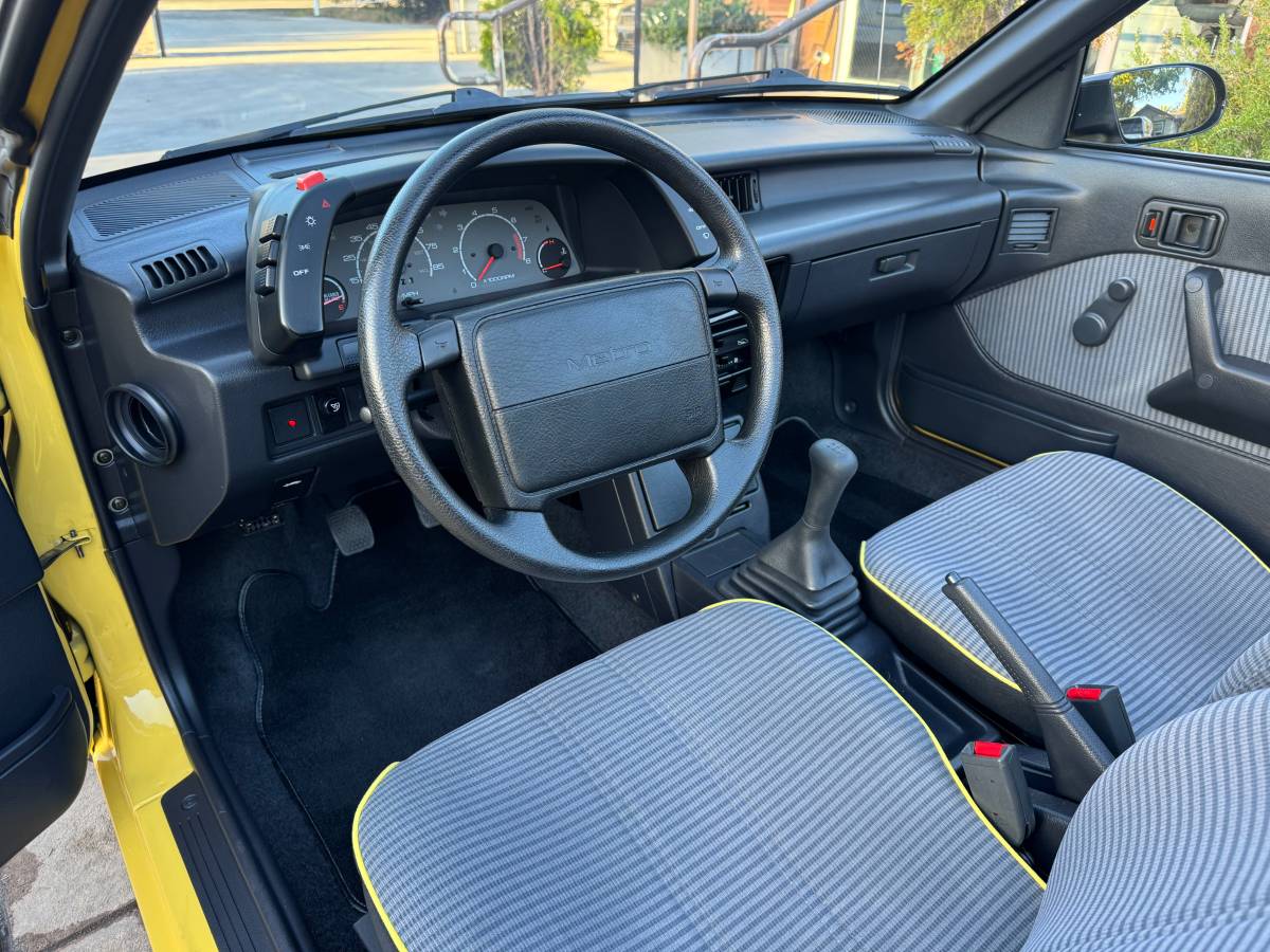 Geo-metro-convertible-1991-yellow-40