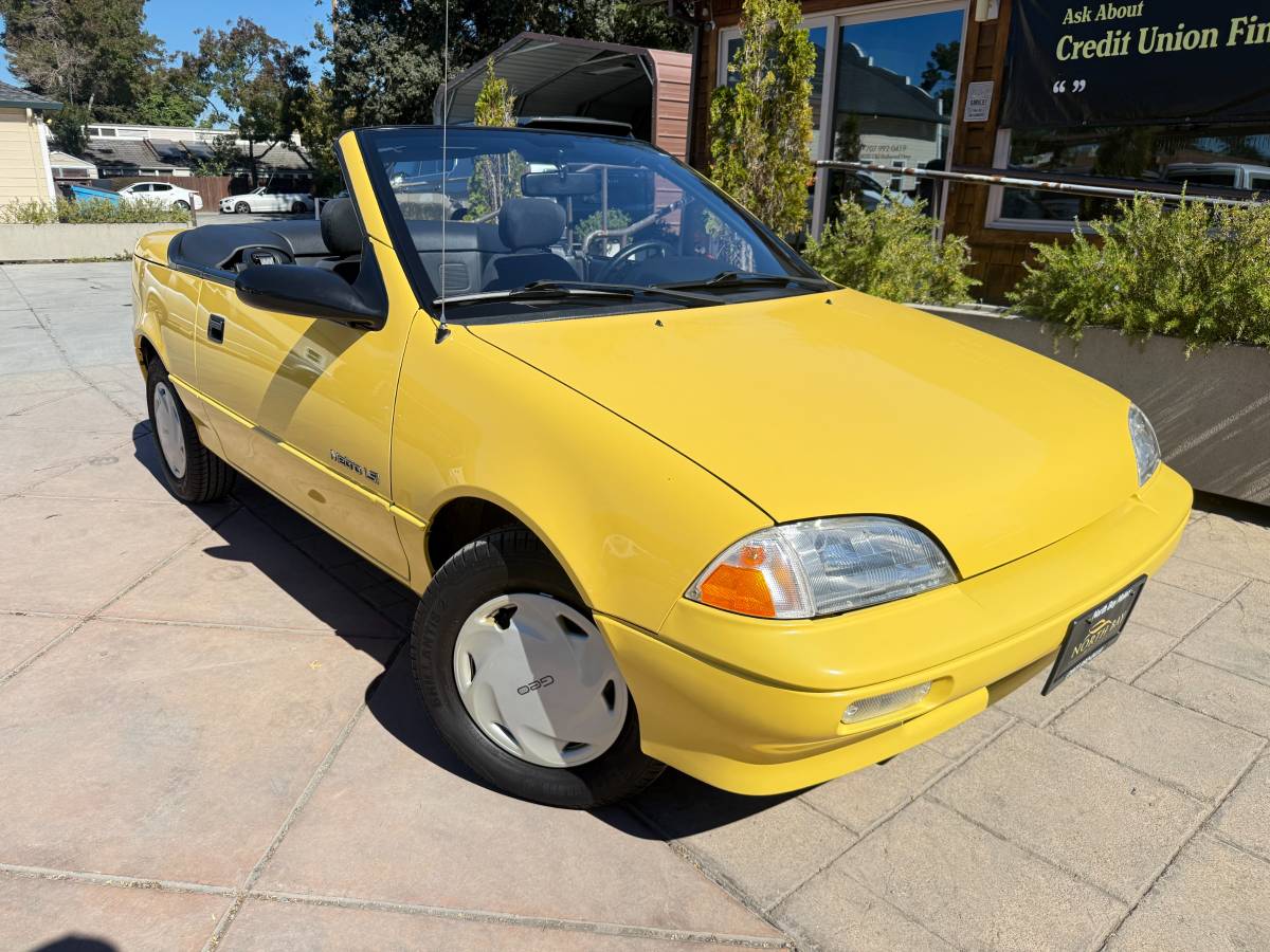 Geo-metro-convertible-1991-yellow-8