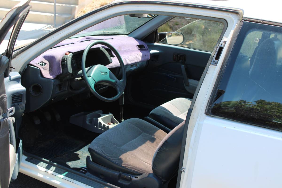 Geo-metro-xfi-1991-white-4