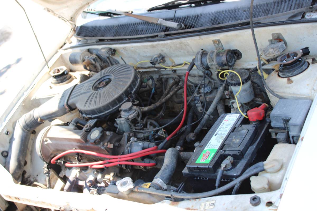 Geo-metro-xfi-1991-white-5