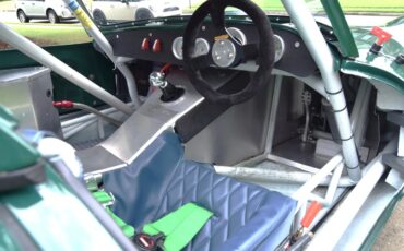 Ginetta-G4-1964-Brg-Brushed-Aluminum-Blue-Upholstery-3