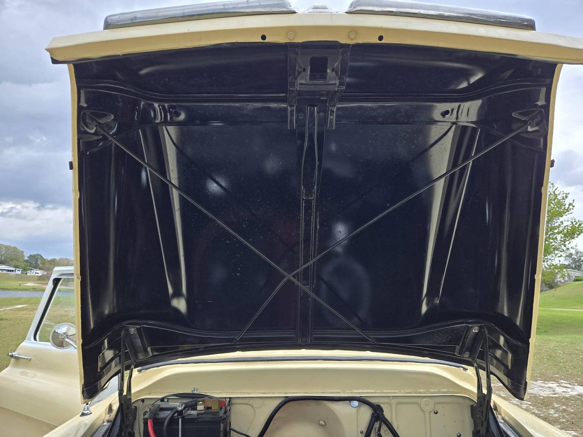 Gmc-100-short-bed-big-back-window-1959-17