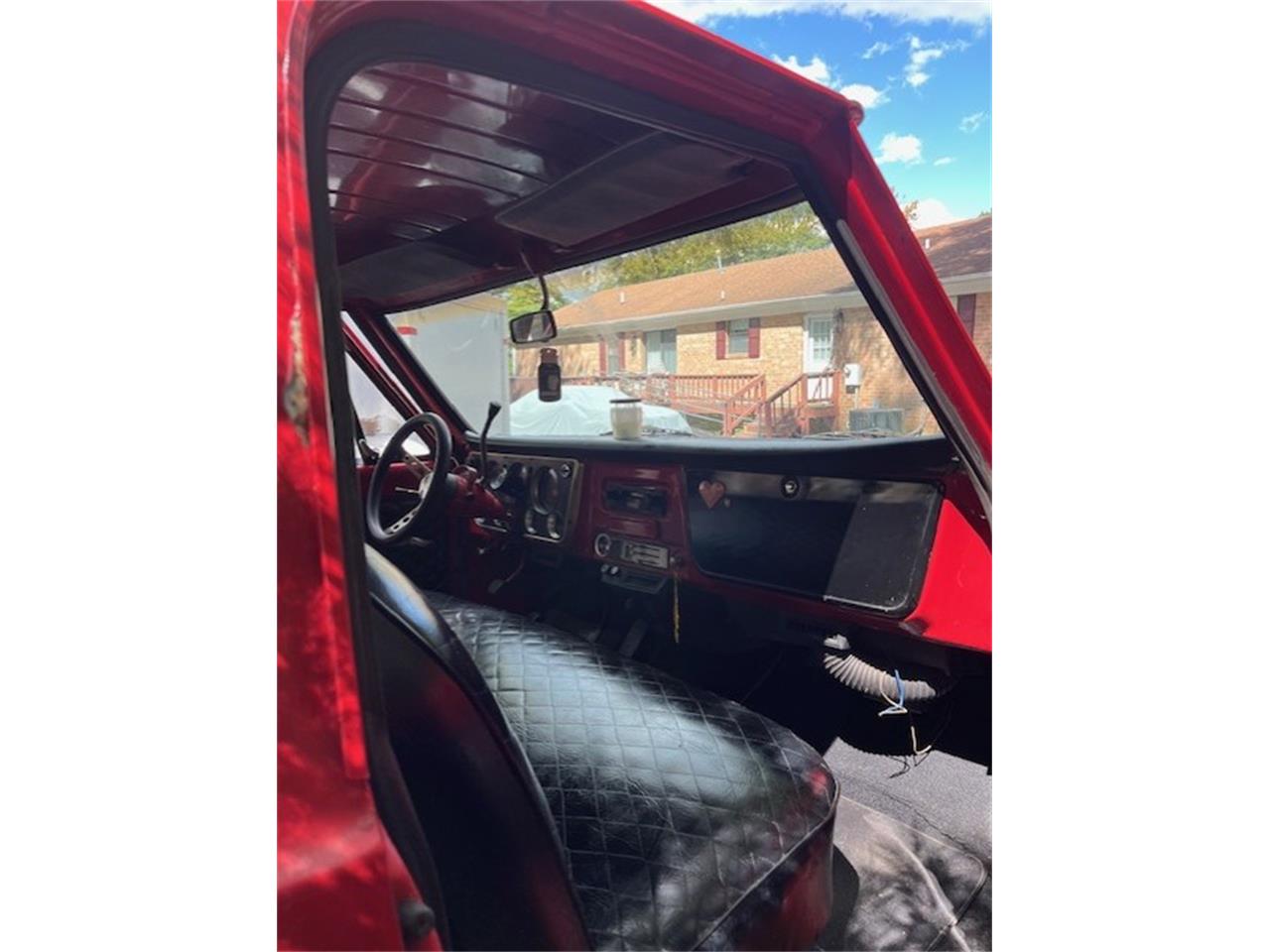 Gmc-1500-1969-Red-Black-and-Red-17