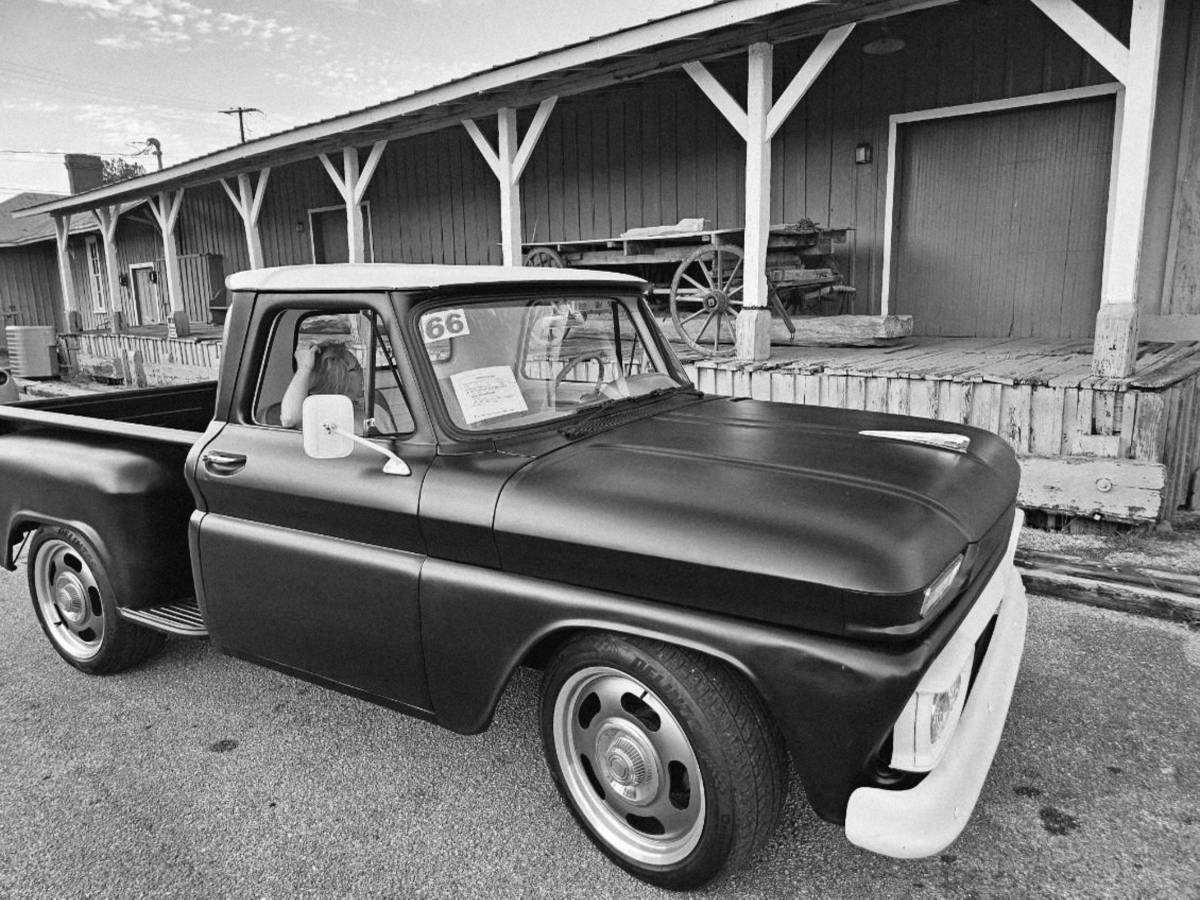 Gmc-1966-black-20