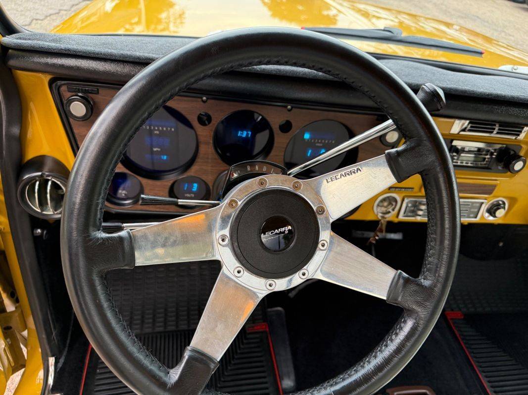 Gmc-1971-yellow-12