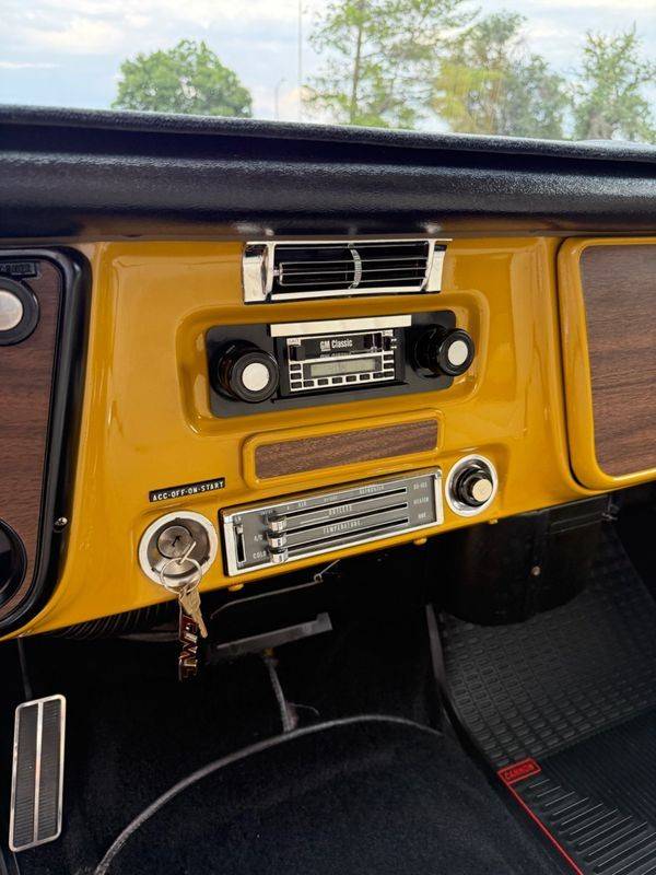 Gmc-1971-yellow-32