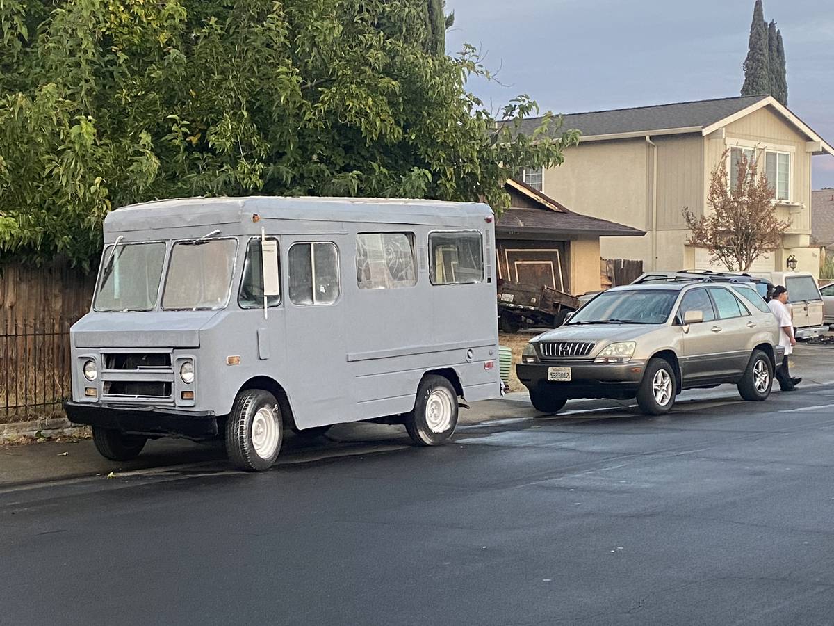 Gmc-1972-grey-2