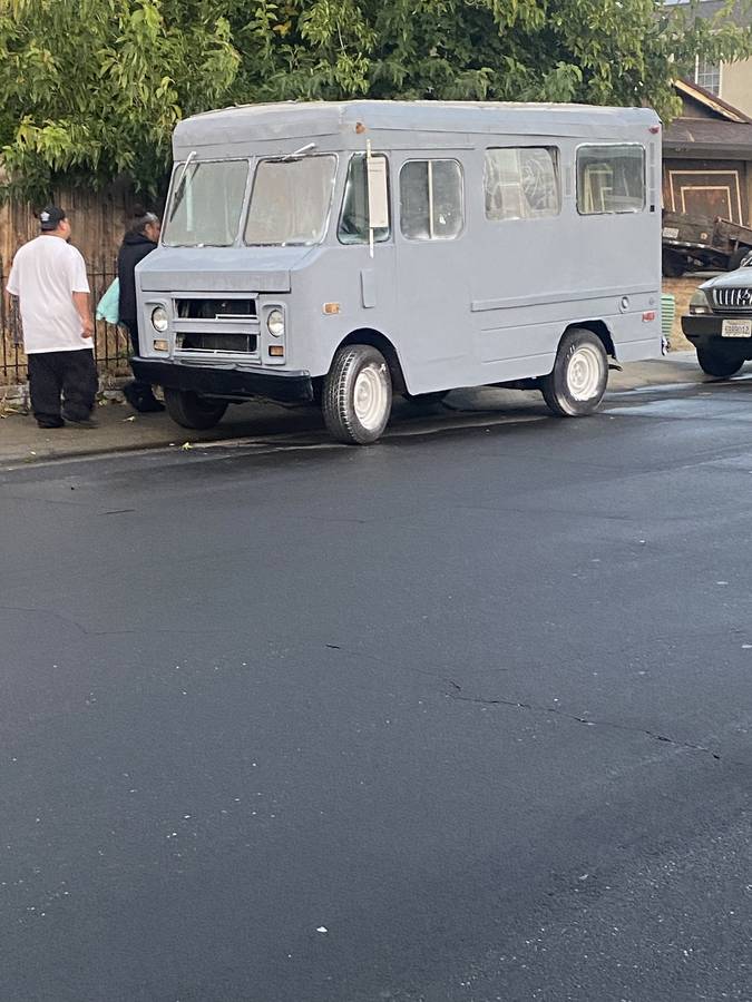 Gmc-1972-grey-3