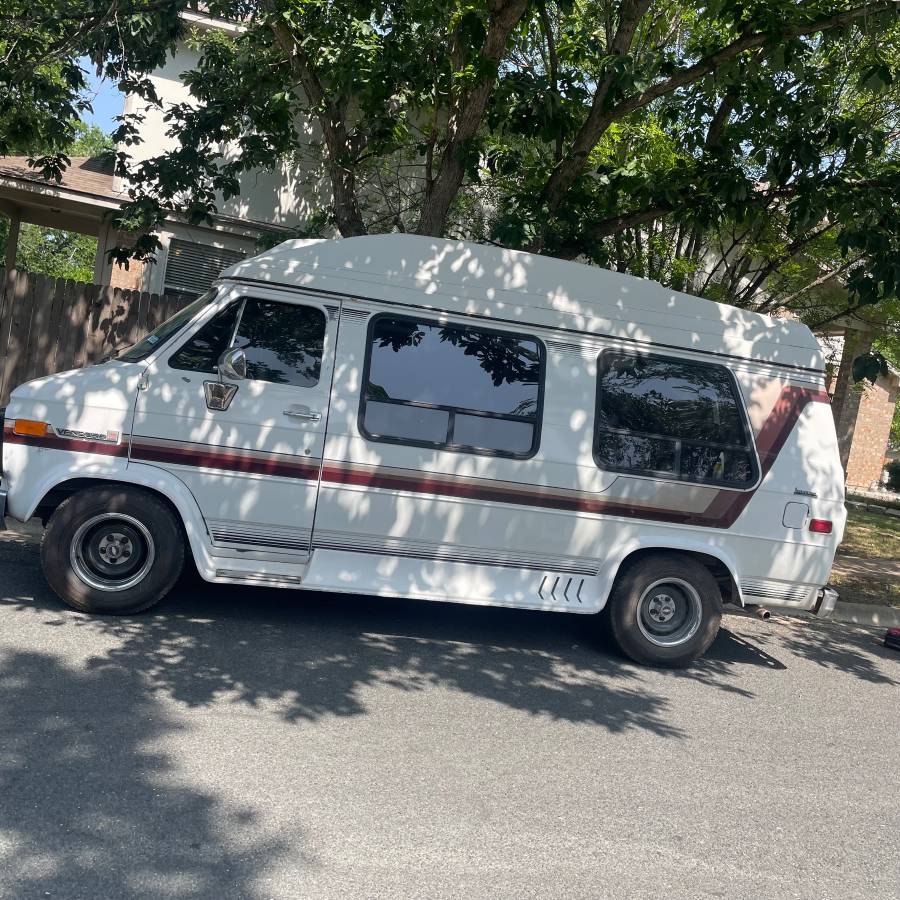 Gmc-1989-white-5