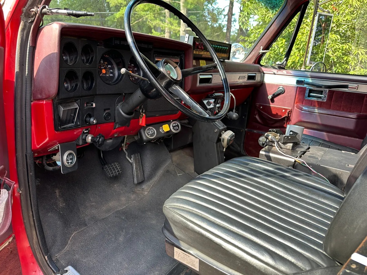 Gmc-7500-1986-Red-Black-14