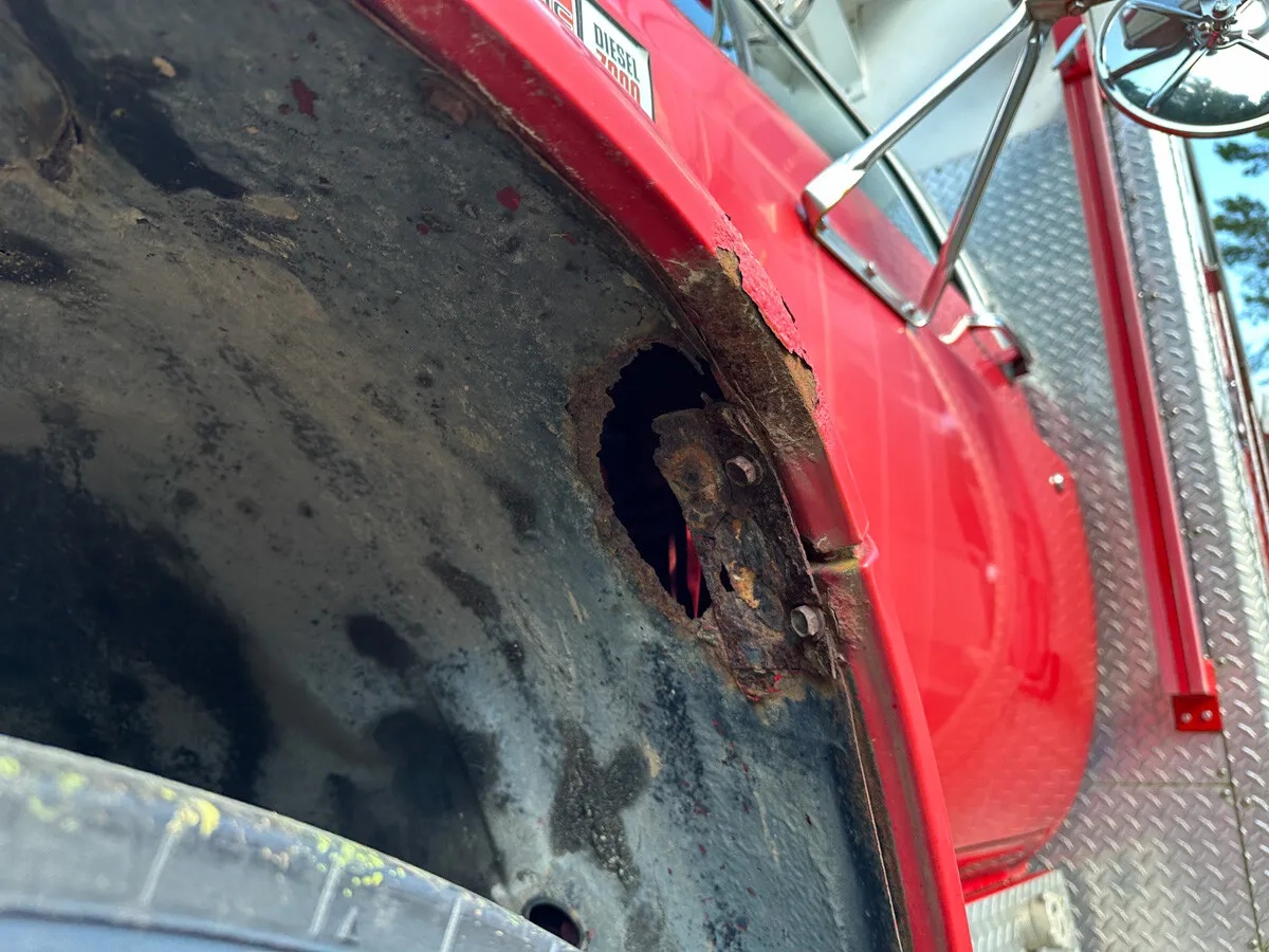 Gmc-7500-1986-Red-Black-4