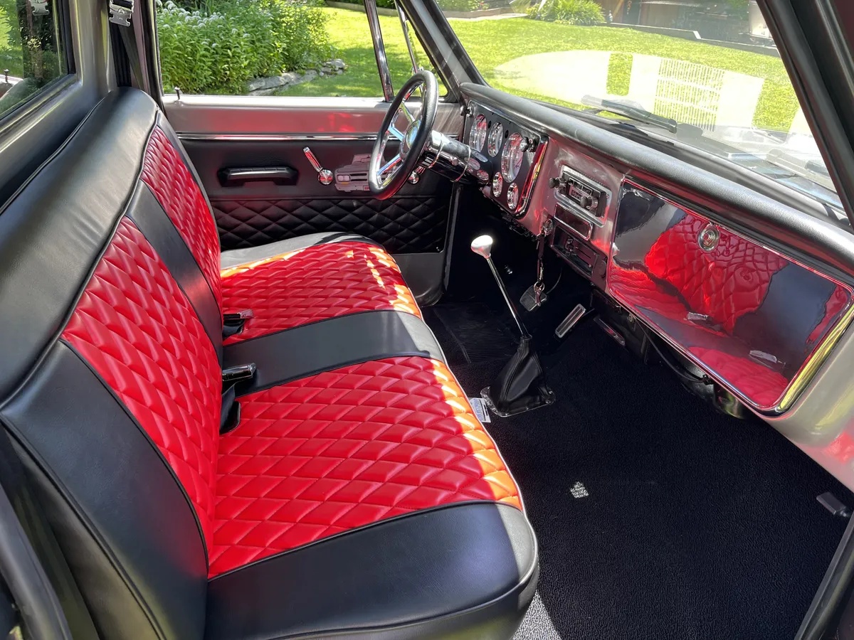 Gmc-C10-1967-Charcoal-Metallic-Black-amp-Red-6