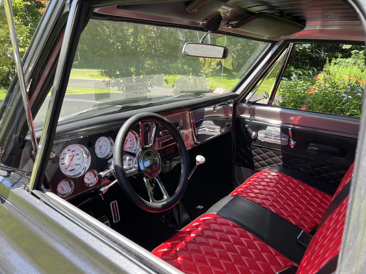 Gmc-C10-1967-Charcoal-Metallic-Black-amp-Red-8