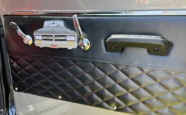 Gmc-C10-1967-Charcoal-Metallic-Black-amp-Red-9