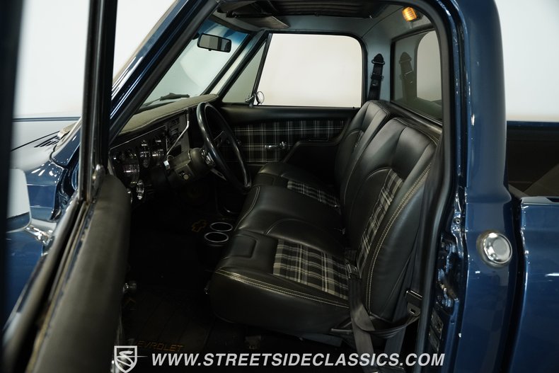 Gmc-C10-1969-Dark-Blue-Black-30
