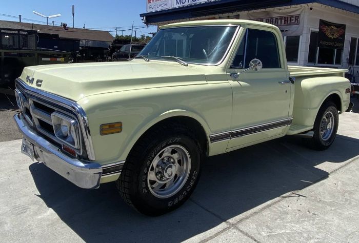 Gmc-C10-1972-Yellow-12