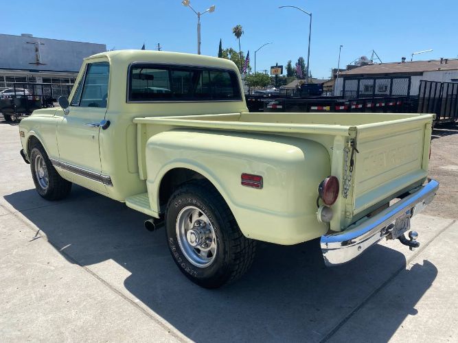 Gmc-C10-1972-Yellow-14