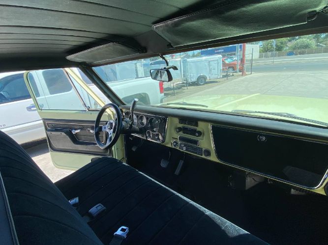 Gmc-C10-1972-Yellow-17