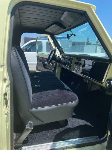 Gmc-C10-1972-Yellow-8
