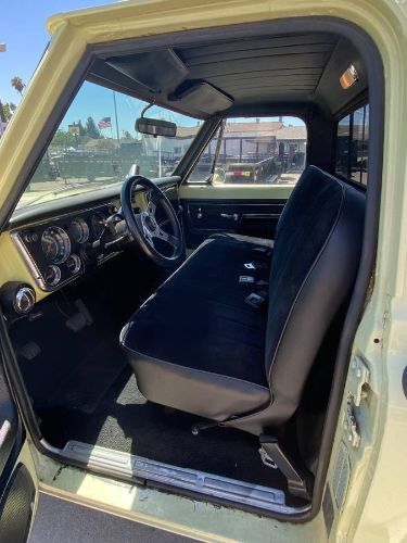 Gmc-C10-1972-Yellow-9