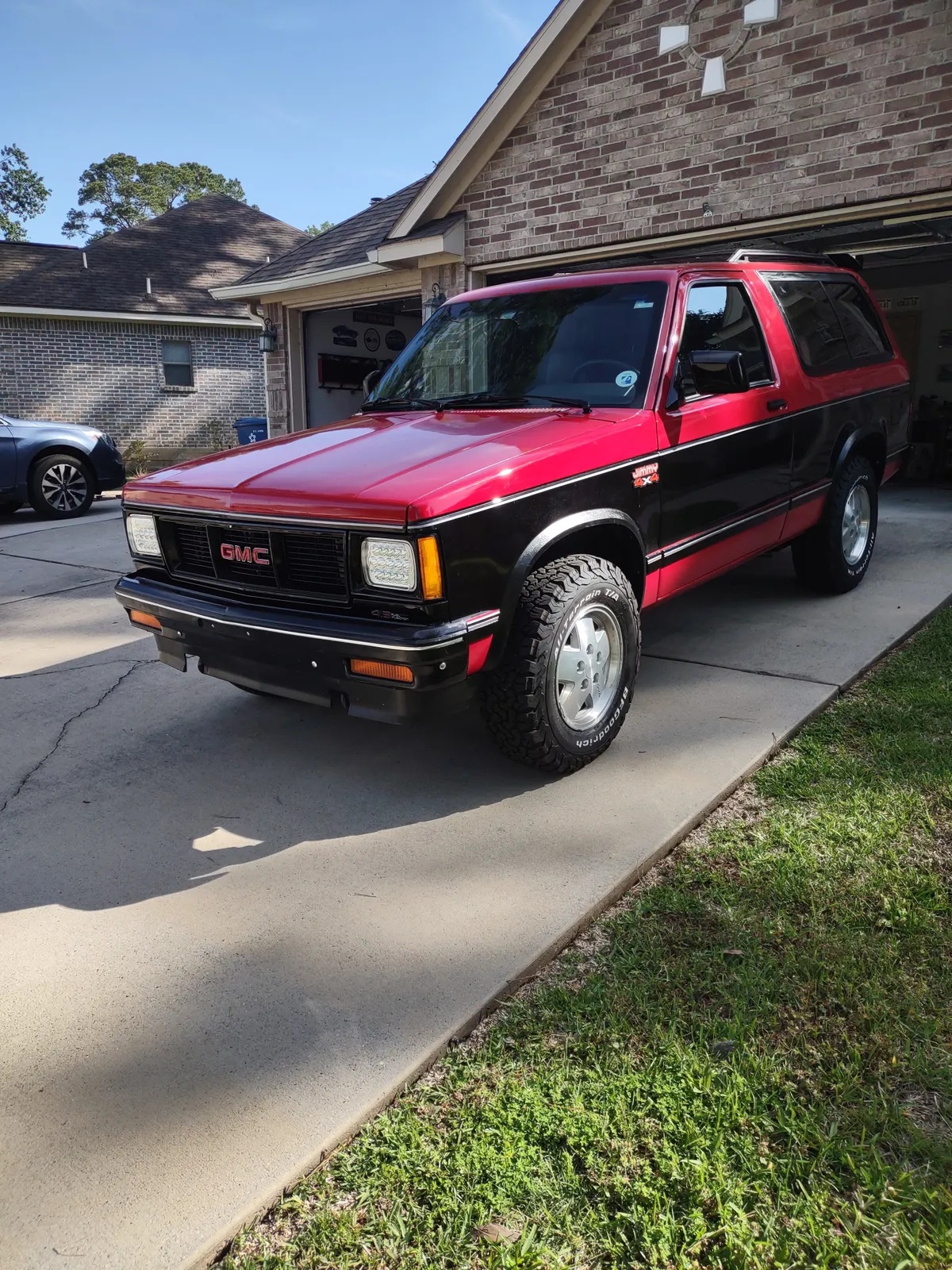 Gmc-S15-jimmy-1990-Red-Charcoal-5