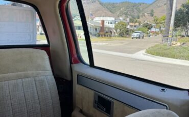 Gmc-Sierra-3500-1982-Red-Beige-11