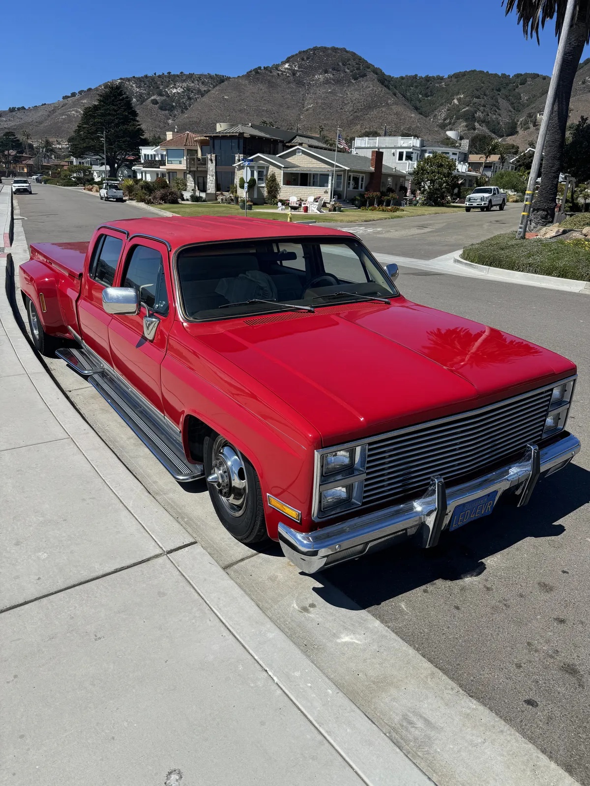 Gmc-Sierra-3500-1982-Red-Beige