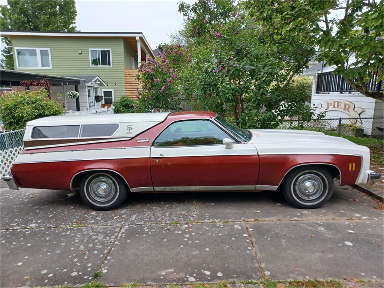 Gmc-Sprint-1975-White-and-burgundy-Burgundy-1