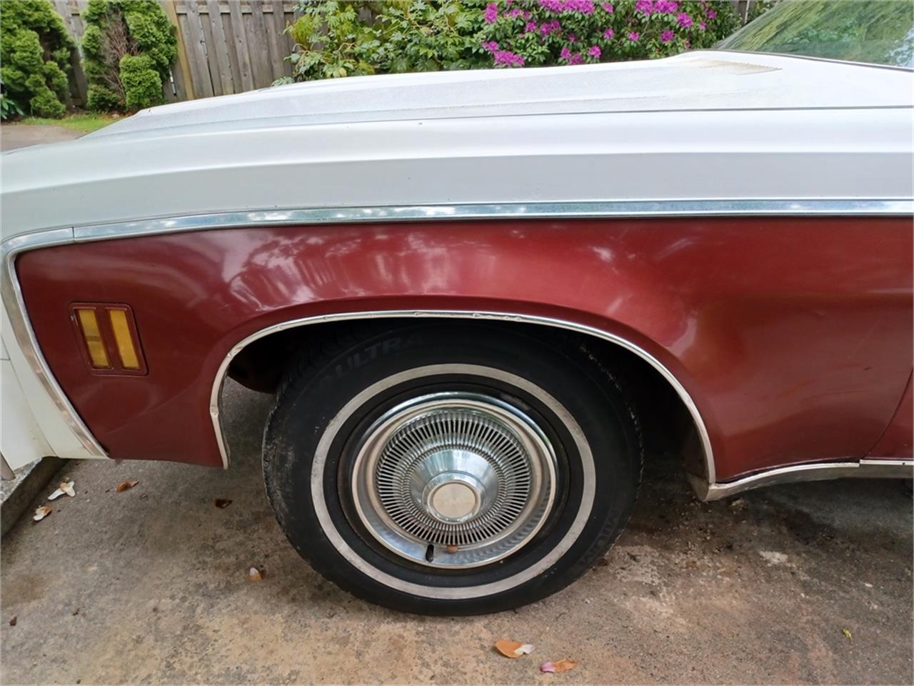 Gmc-Sprint-1975-White-and-burgundy-Burgundy-32