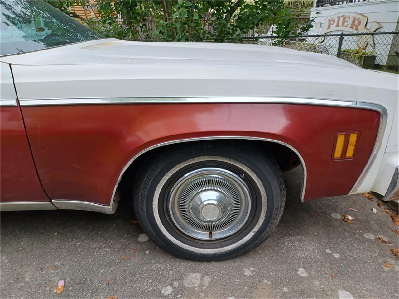 Gmc-Sprint-1975-White-and-burgundy-Burgundy-47