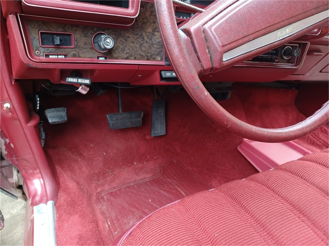 Gmc-Sprint-1975-White-and-burgundy-Burgundy-71