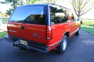 Gmc-Suburban-1992-Red-Grey-6