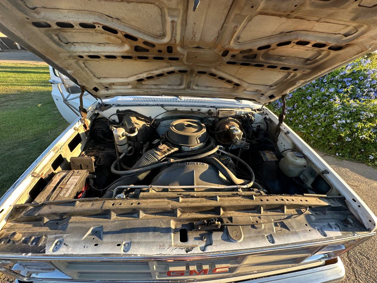 Gmc-c2500-1984-white-12